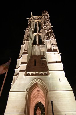 Wieża Saint Jacques le Majeur<br>ostatni zachowany fragment gotyckiego kościoła Św. Jakuba